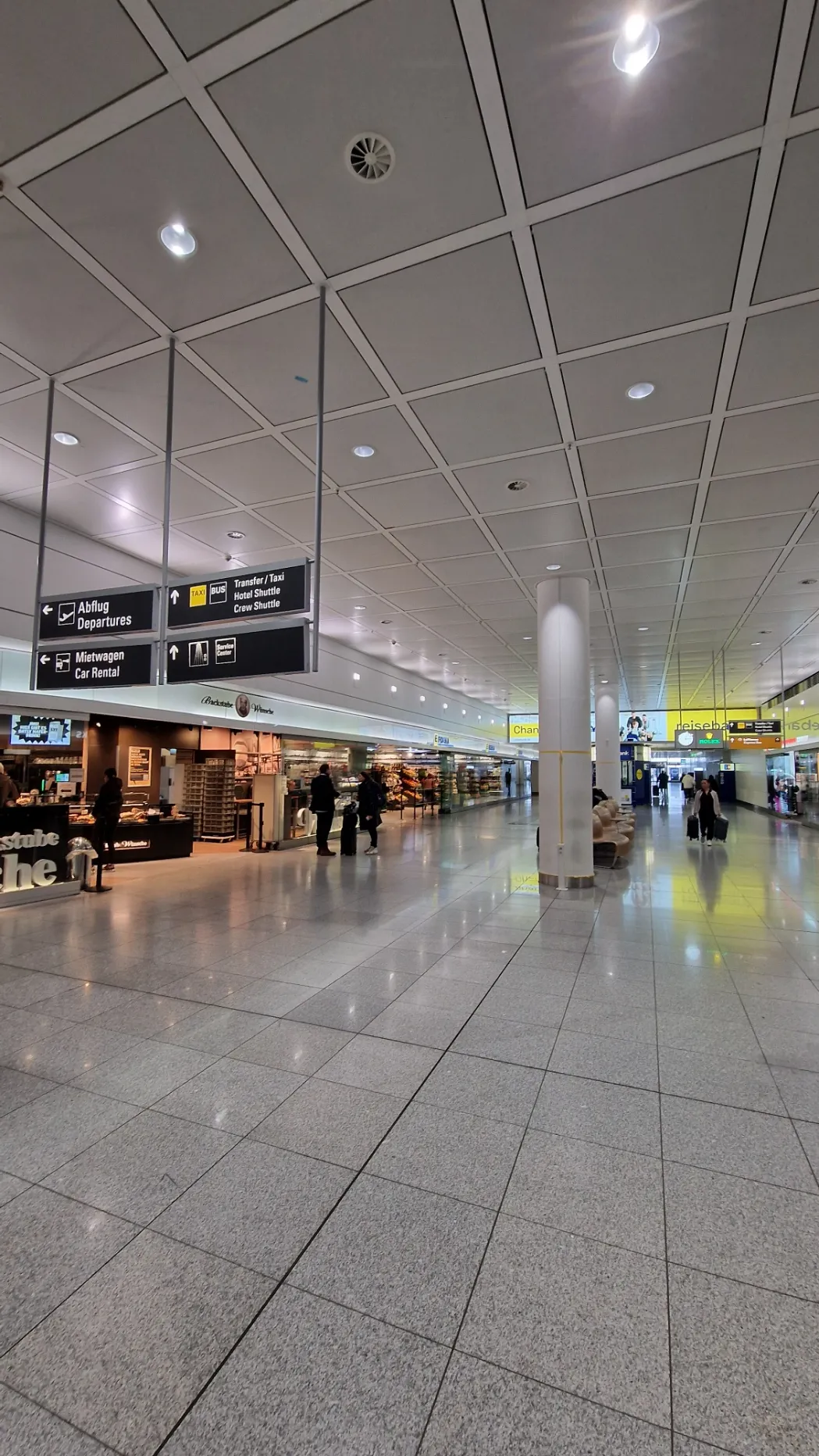 Flughafen München Terminal 2 – Weg zu Taxi